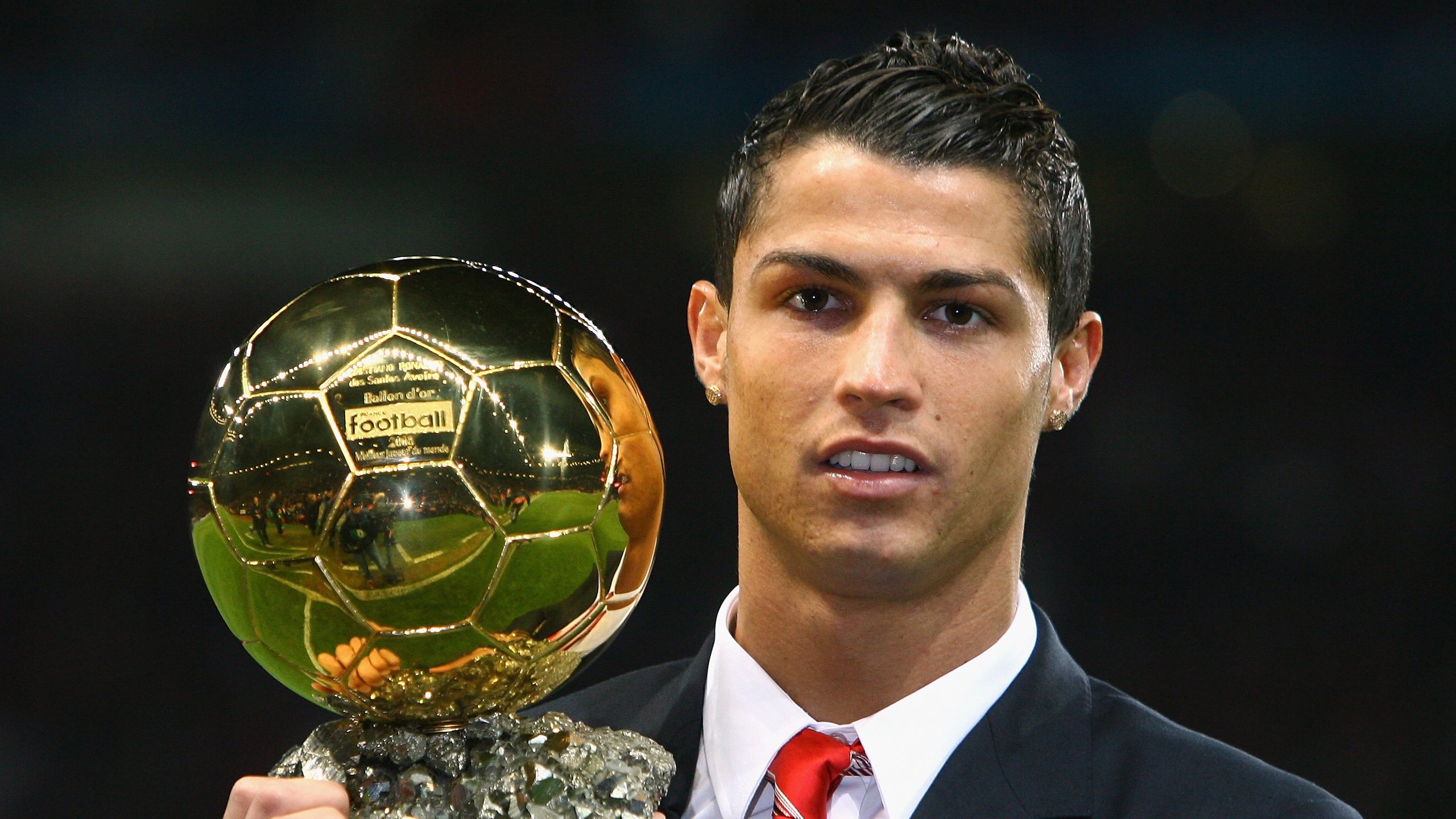 mk体育-足球运动在校园文化节中的展示频率提升，普及率不断扩大，校园足球文化活动有哪些